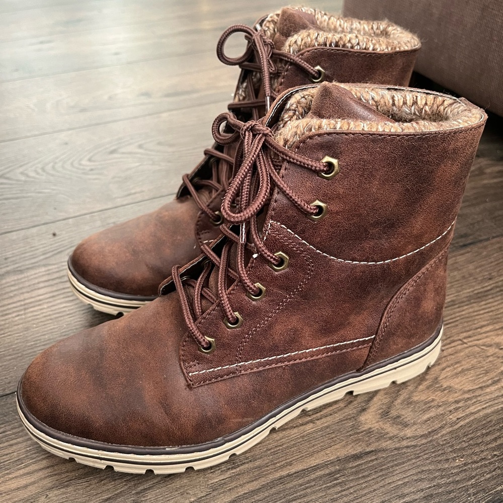 Cliffs by White Mountain Boots